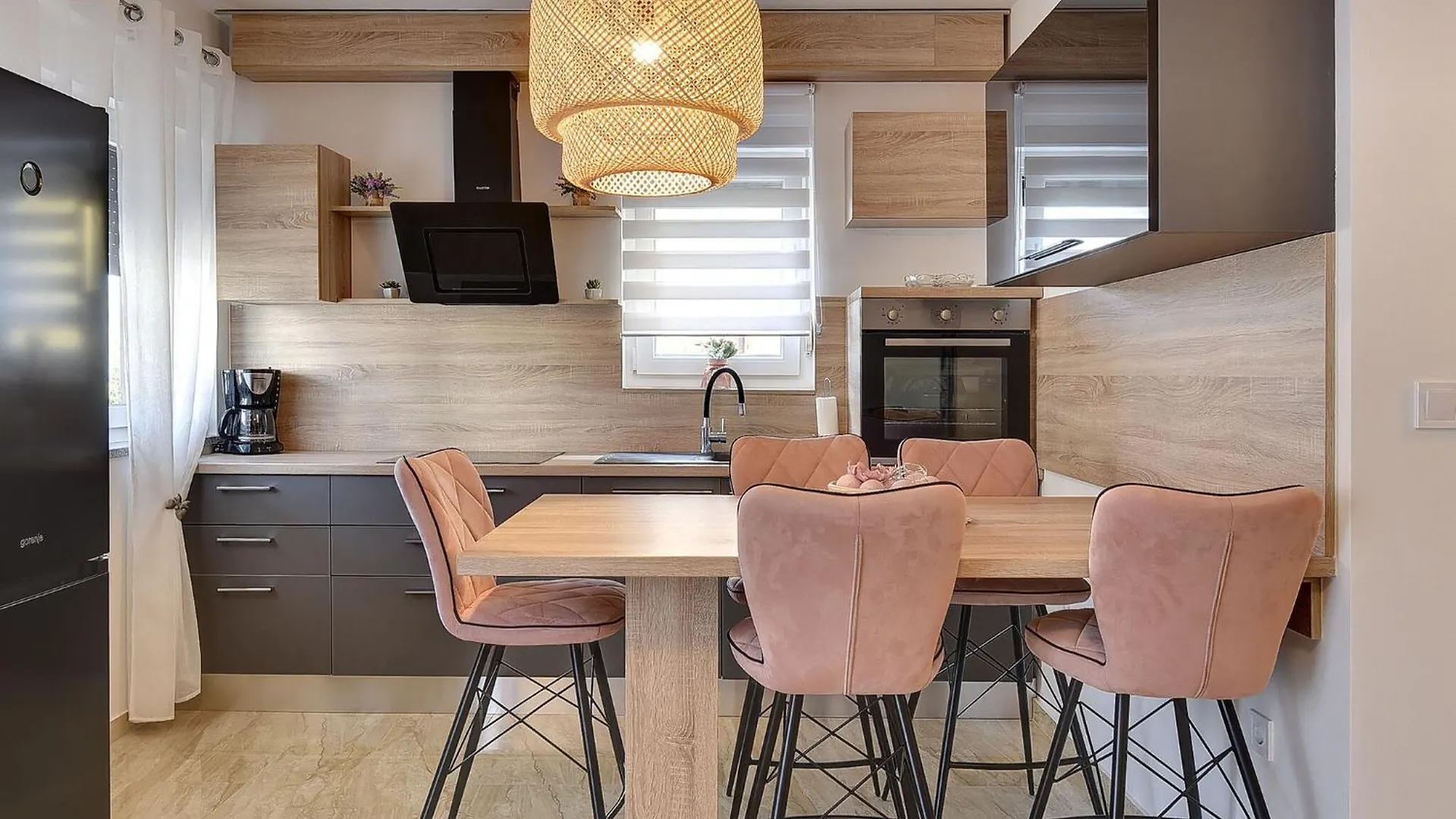 Modern Apartment With Terrace Medulin Croatia