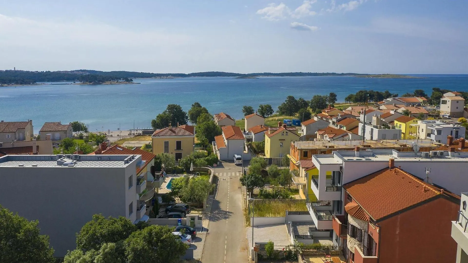 Modern Apartment With Terrace Medulin Croatia